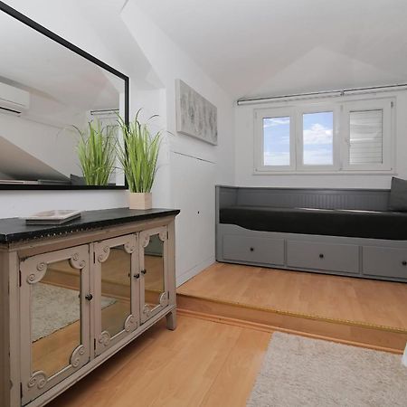 Spacious 2 Bedroom Apt Luxeview- Oldtownview, 10Min To Town Ντουμπρόβνικ Εξωτερικό φωτογραφία